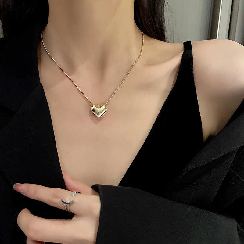 MODA Vintage Love Heart Necklace