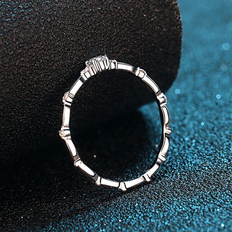 MODA Simple Sliver Engagement Ring..