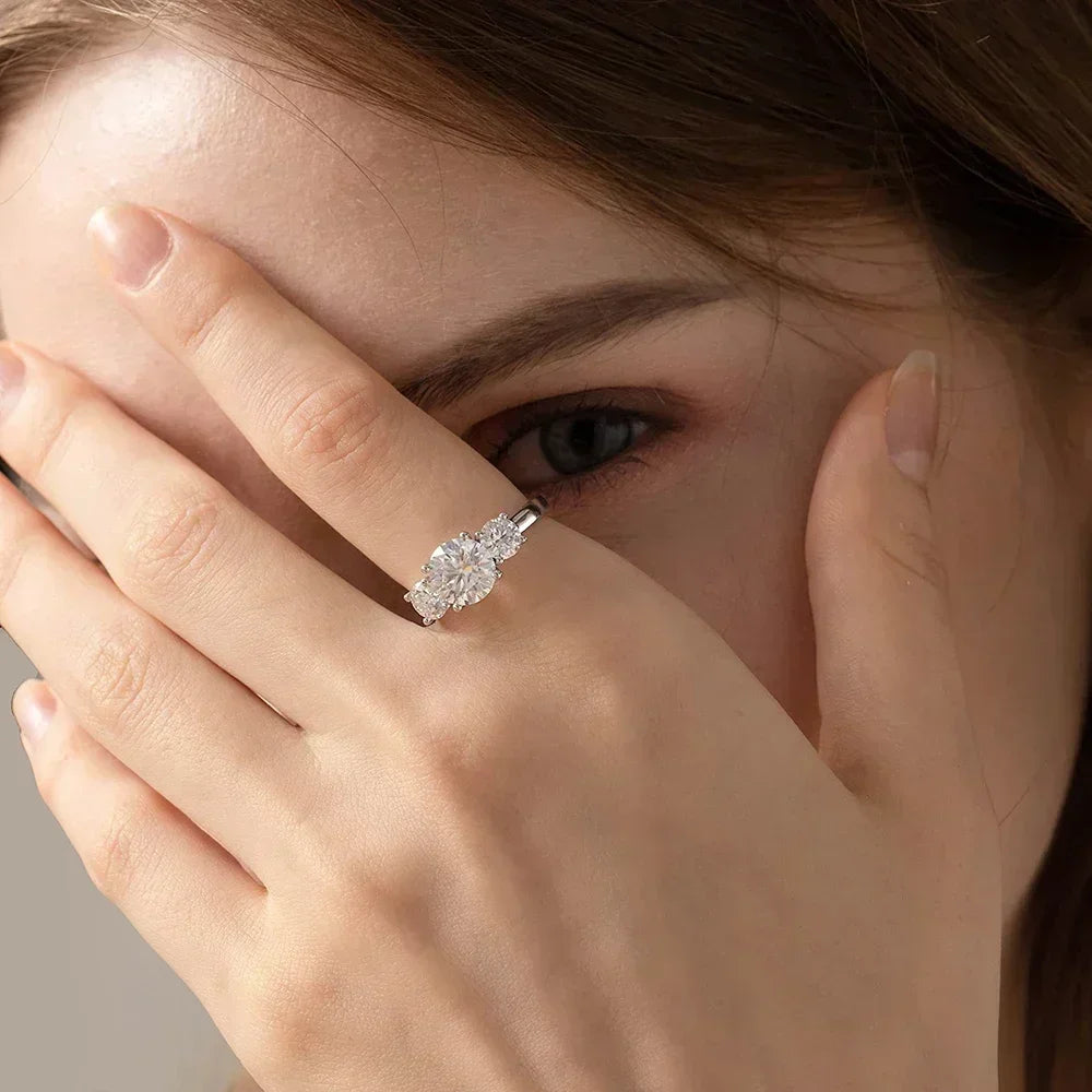 MODA 2 Carat Moissanite Ring with Certificate 925