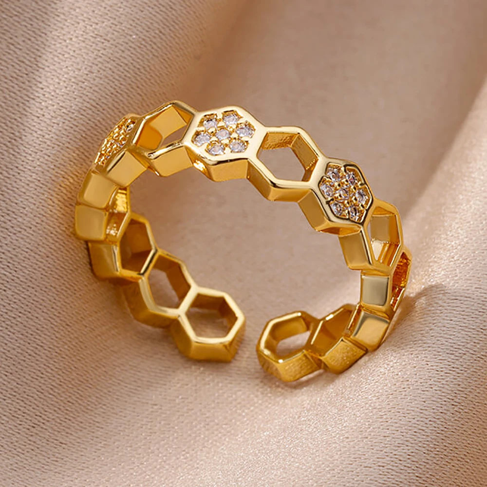 MODA GOLD COLLECTION RINGS 
ON BUDGET RINGS