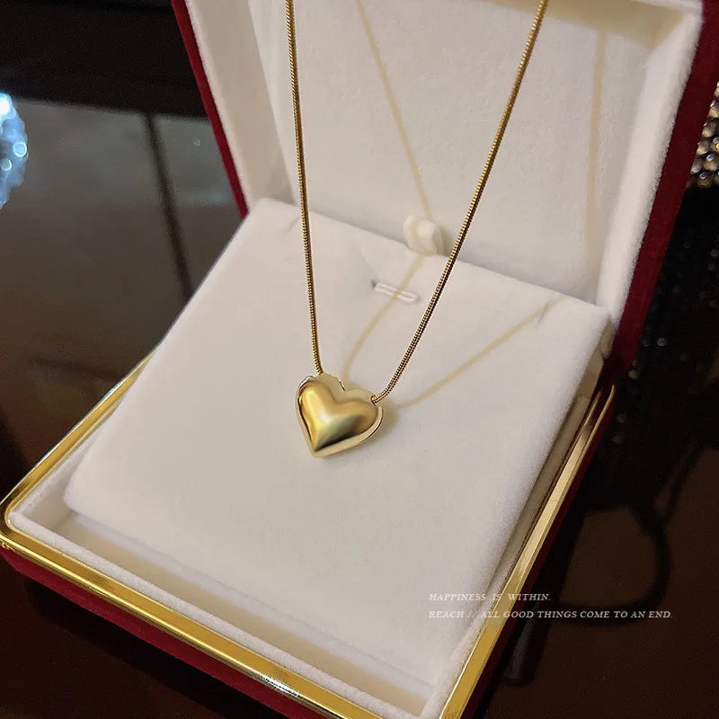 MODA Vintage Love Heart Necklace
