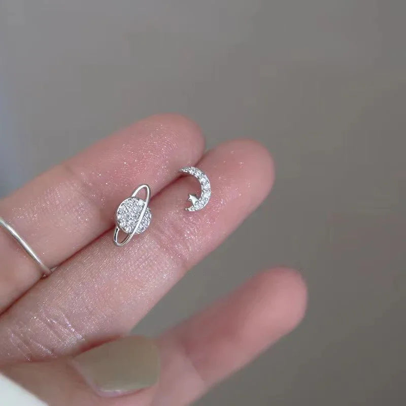 MODA Simple Piercing Stud Earrings