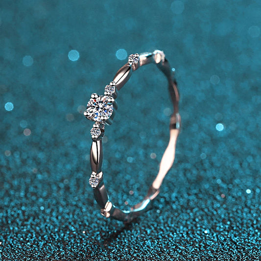 MODA Simple Sliver Engagement Ring..