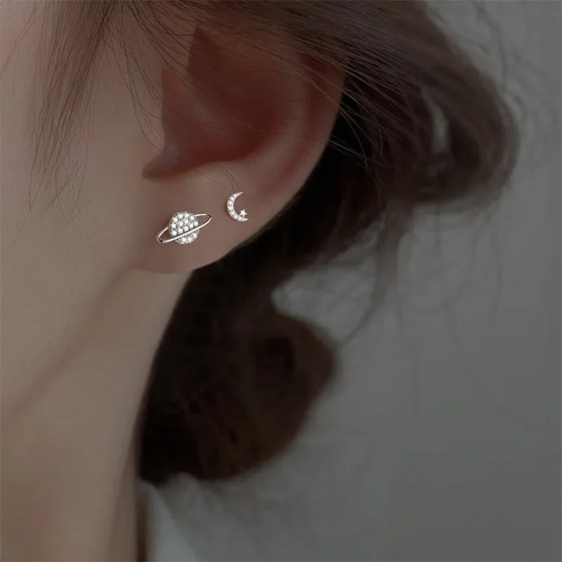 MODA Simple Piercing Stud Earrings