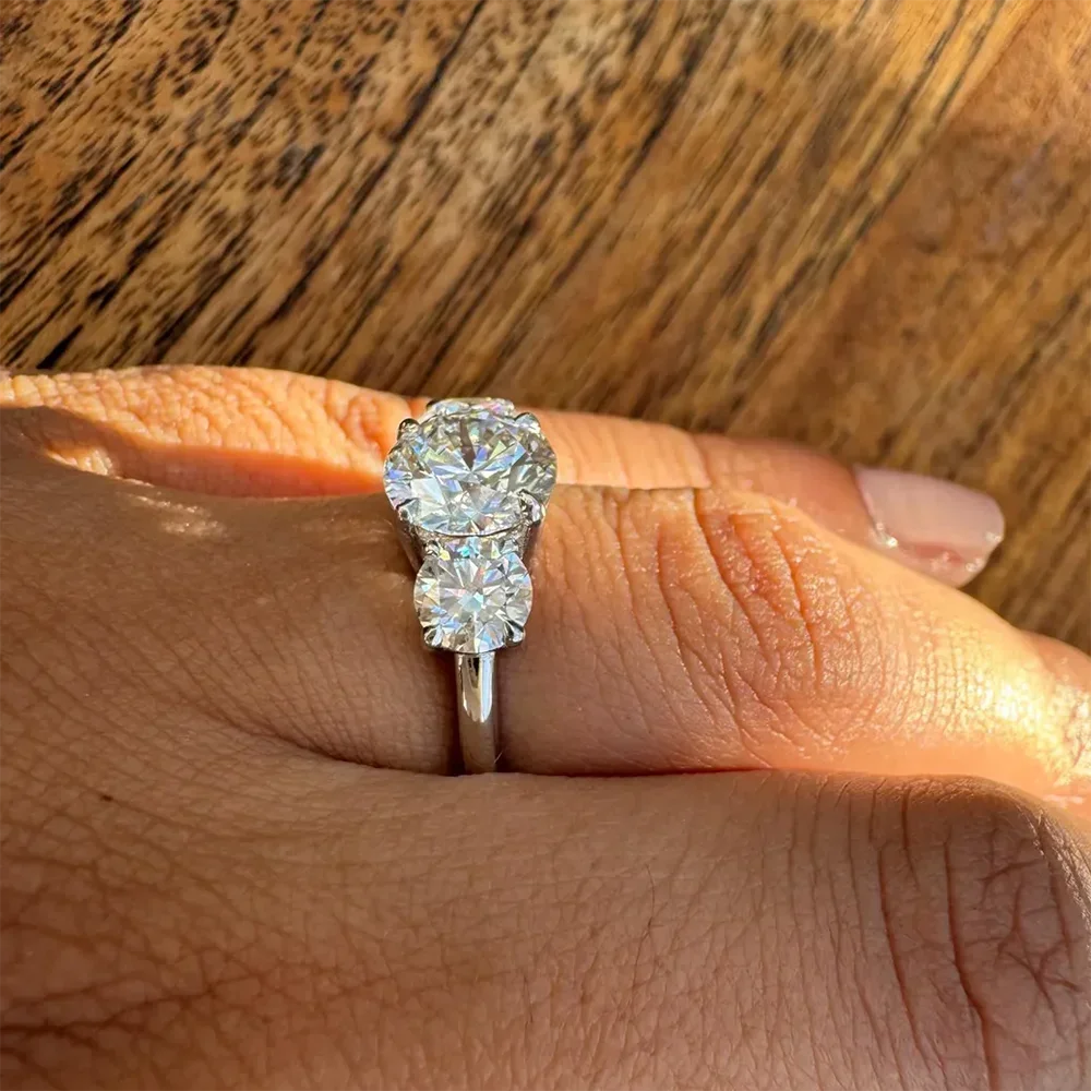 MODA 2 Carat Moissanite Ring with Certificate 925