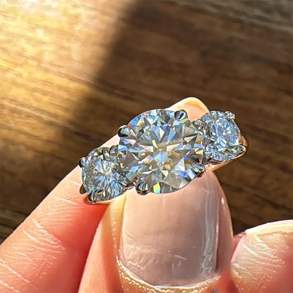 MODA 2 Carat Moissanite Ring with Certificate 925